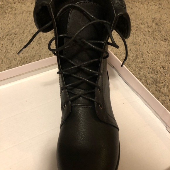 BLACK BOOTIES SIZE 9 WINTER/FALL BOOTS - Picture 3 of 8